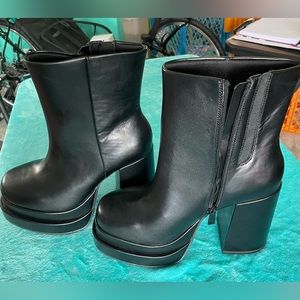 Torrid platform boots (never worn)